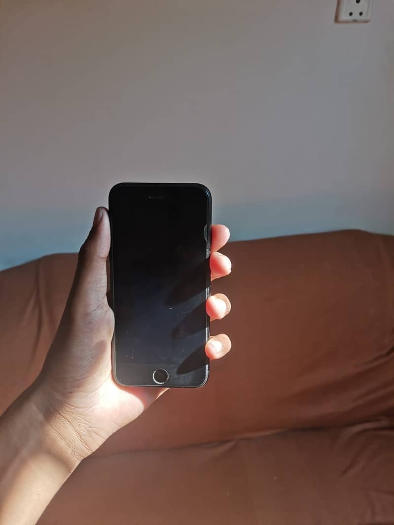 Apple iPhone SE 0