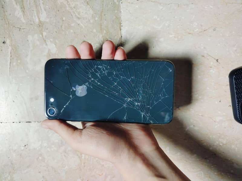 Apple iPhone 8 0