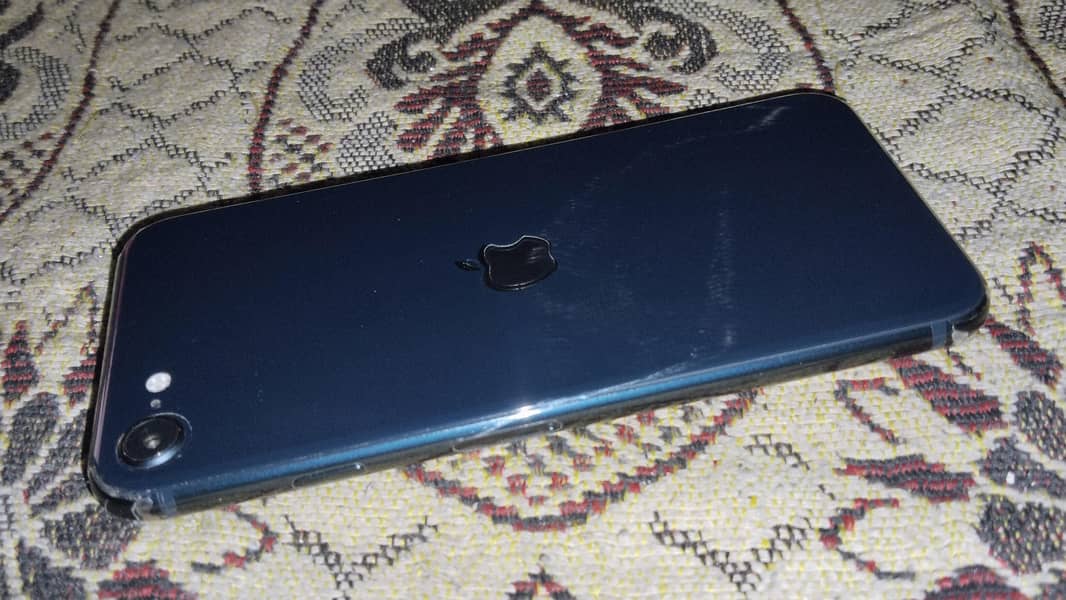 Apple iPhone SE 2022(3rd generation) 0