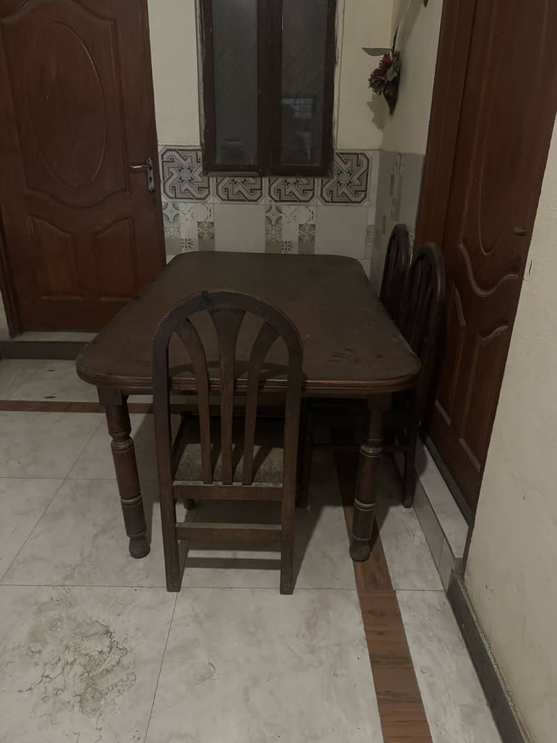 Dinning table 0