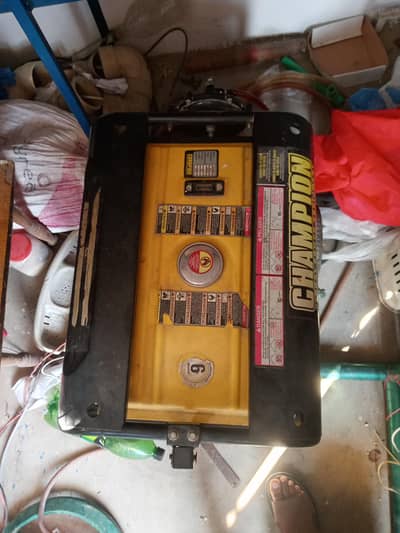 Champion 2500W-2800W Gasoline Generator - Dual Start (Self & Kick)