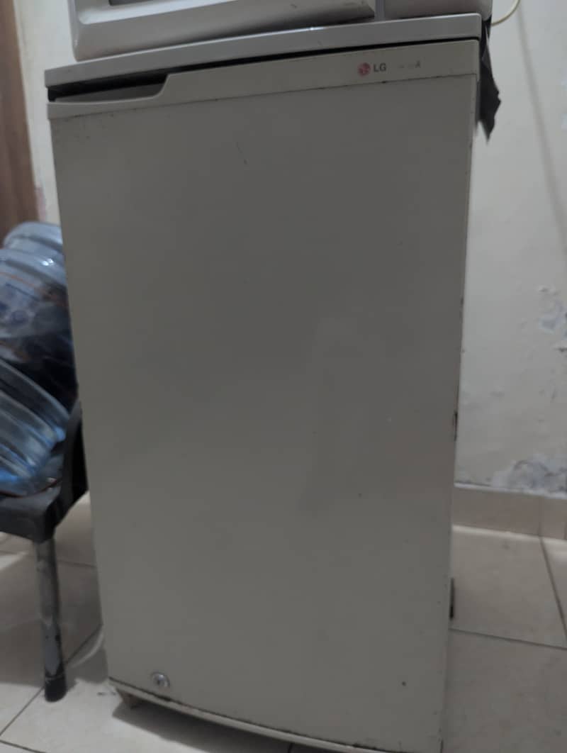 ROOM FRIDGE 1