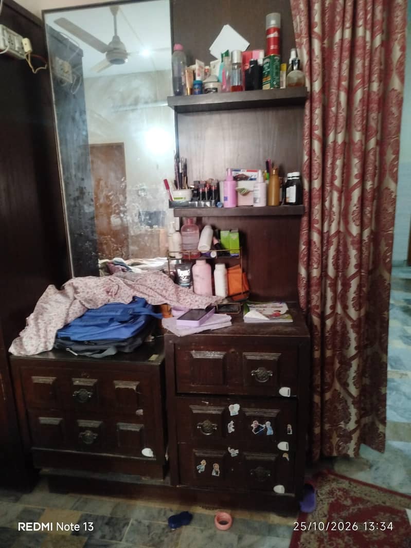 wooden dressing table 1