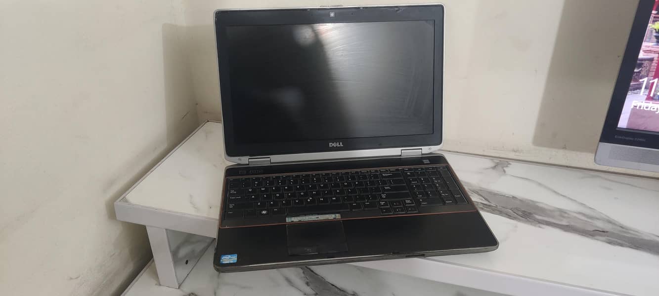 Dell Latitude E6520 1