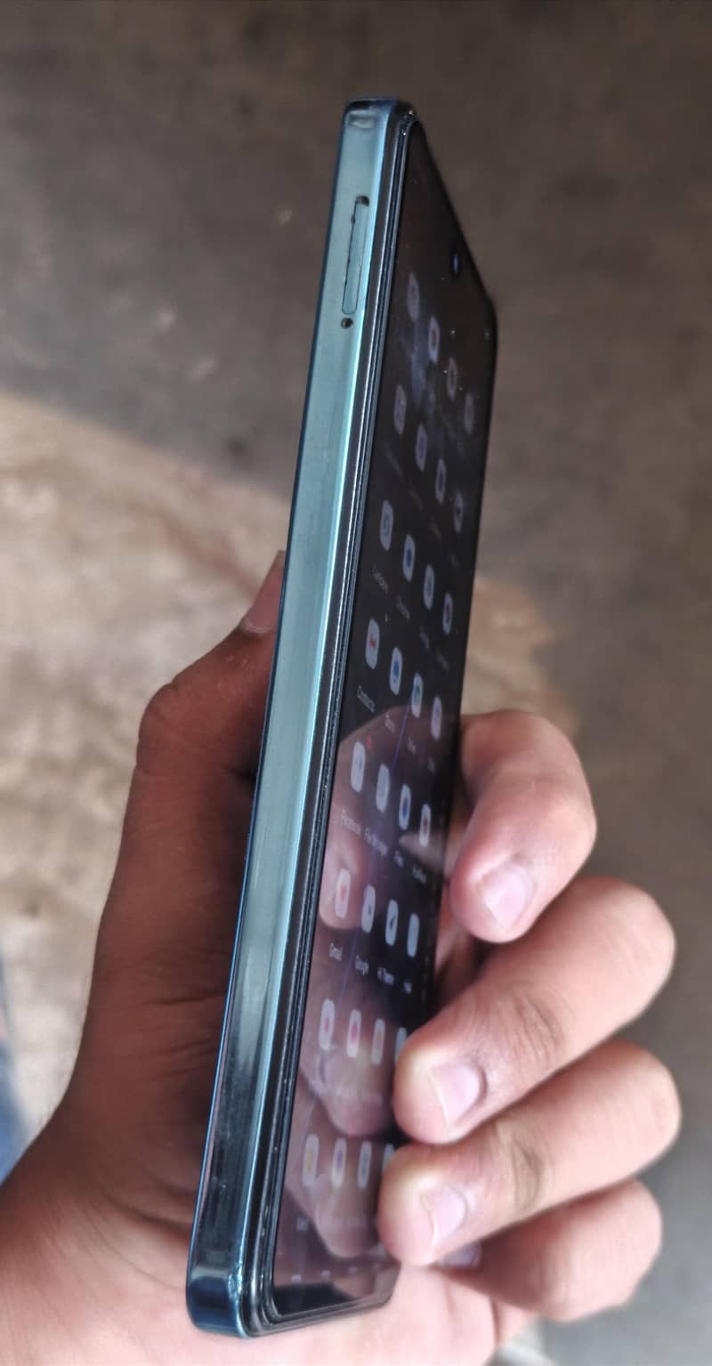 Tecno Spark 20 4
