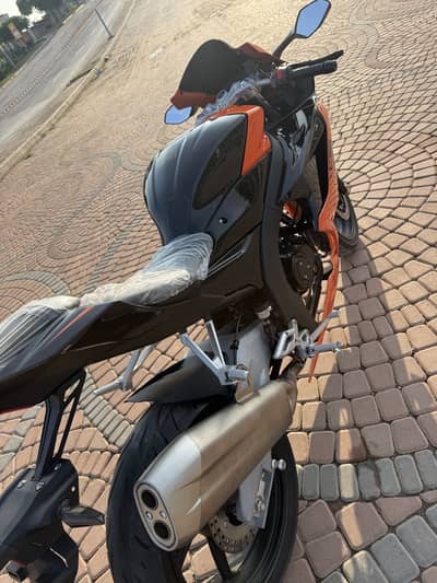 YZF- R6