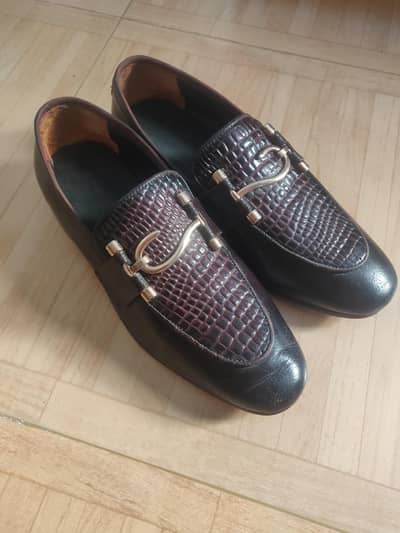 footwear for gathering