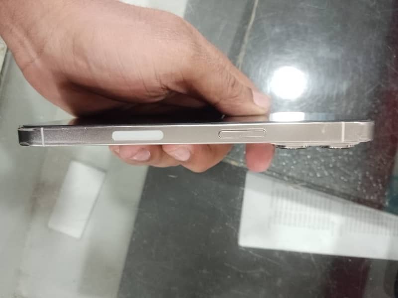 Apple iPhone 13 Pro 4