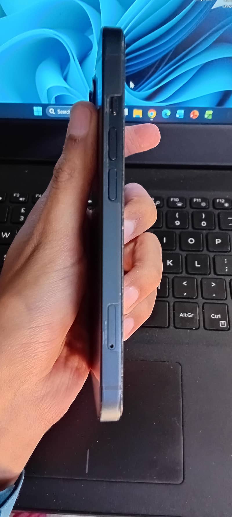 Apple iPhone 13 4