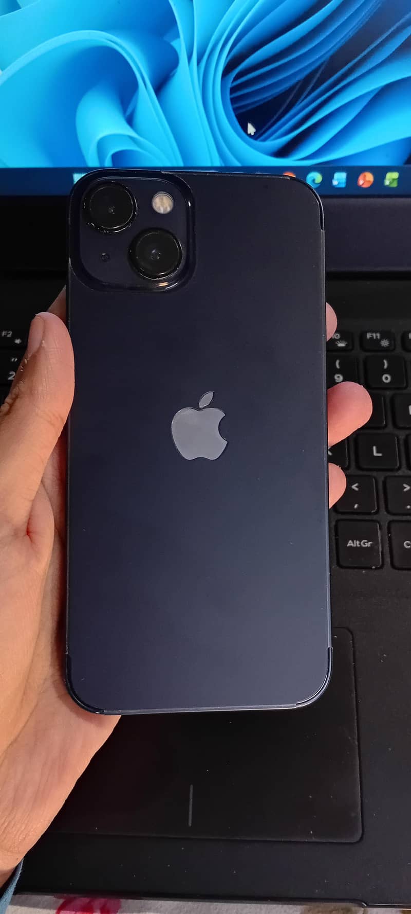 Apple iPhone 13 5