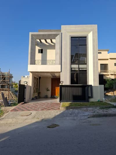 5 MARLA NEW HOUSE FOR SALE OUTSTANDING DESIGN
