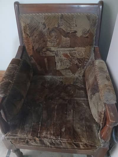 5 Seater sofa set chinoti. woden