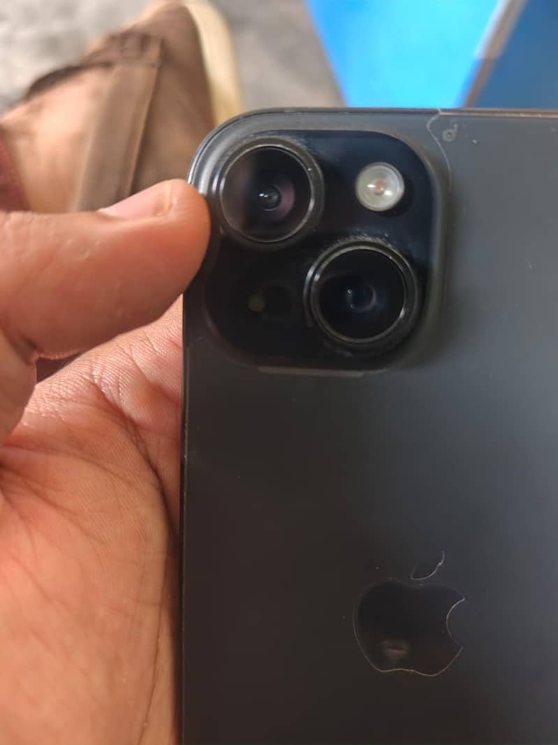 Apple iPhone 15 4