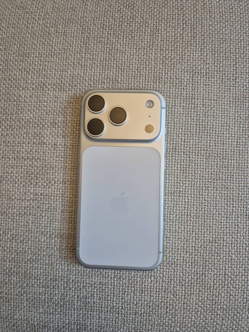 Apple iPhone 17 Pro 0