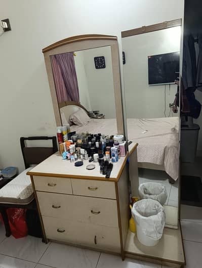 bed room set and separate almari also available for sale
