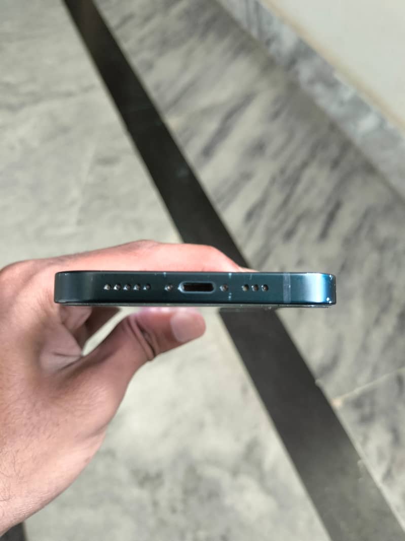 Waterpack | iPhone 13 7