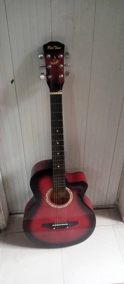 Guitar In only 4000 Rs.