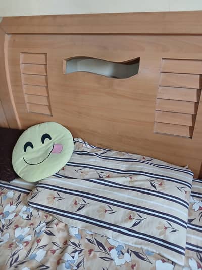 2 single bed for selling.