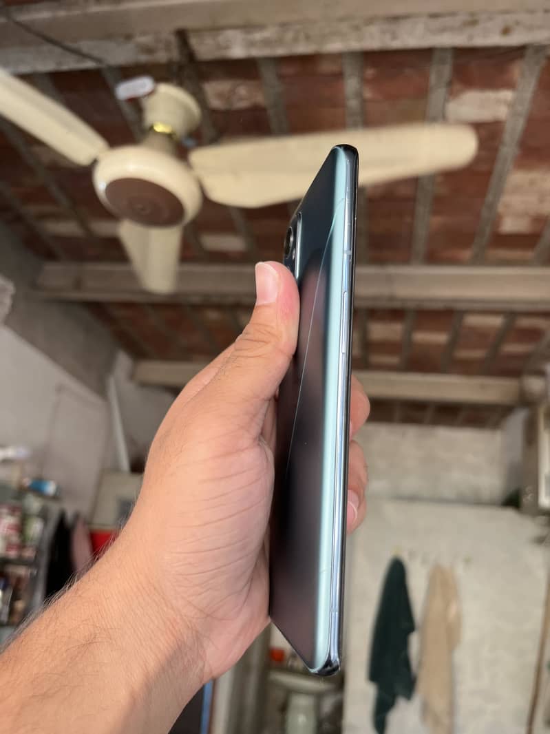 One Plus 9 pro 5 G 0