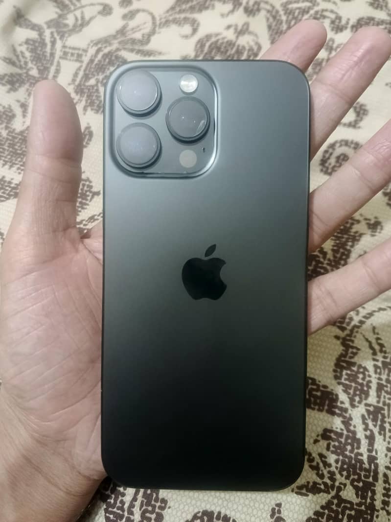 Apple iPhone 16 Pro Max 5