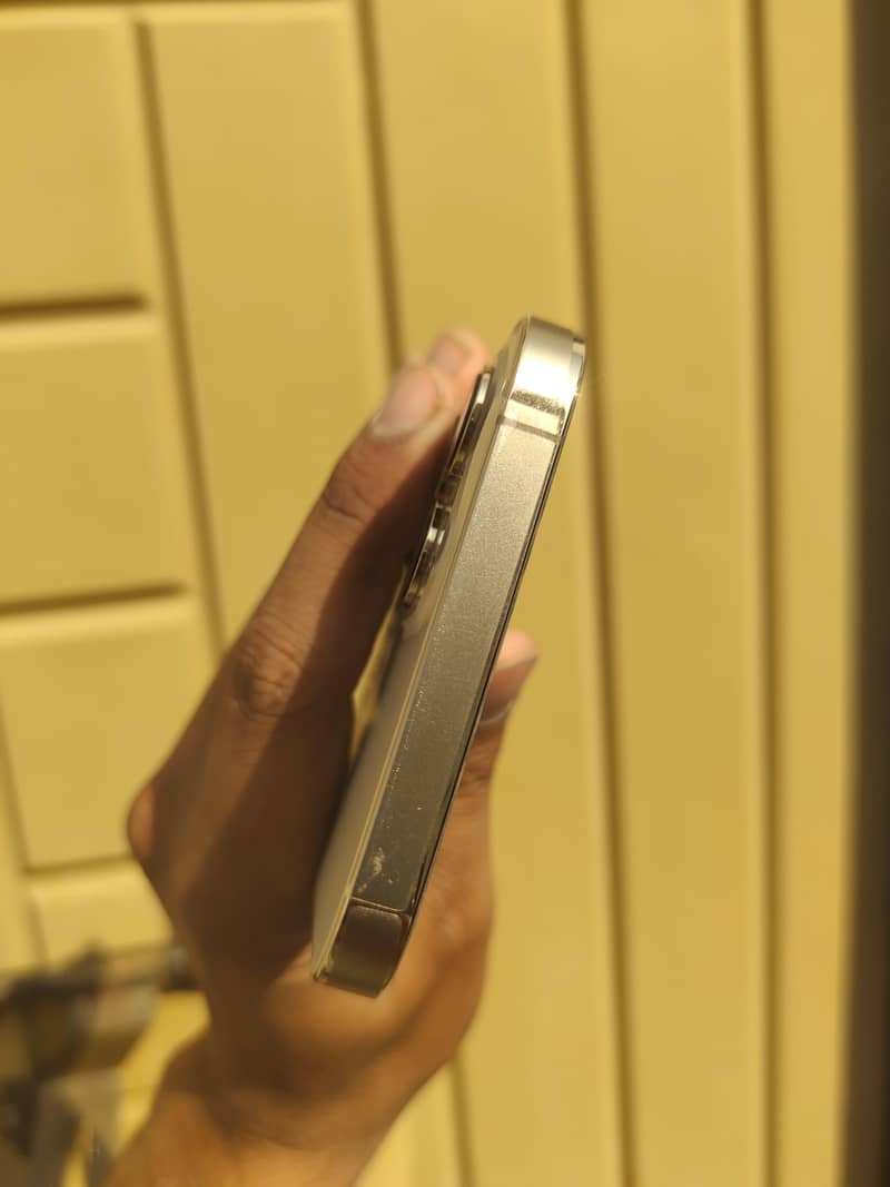 Apple iPhone 12 Pro Max 3