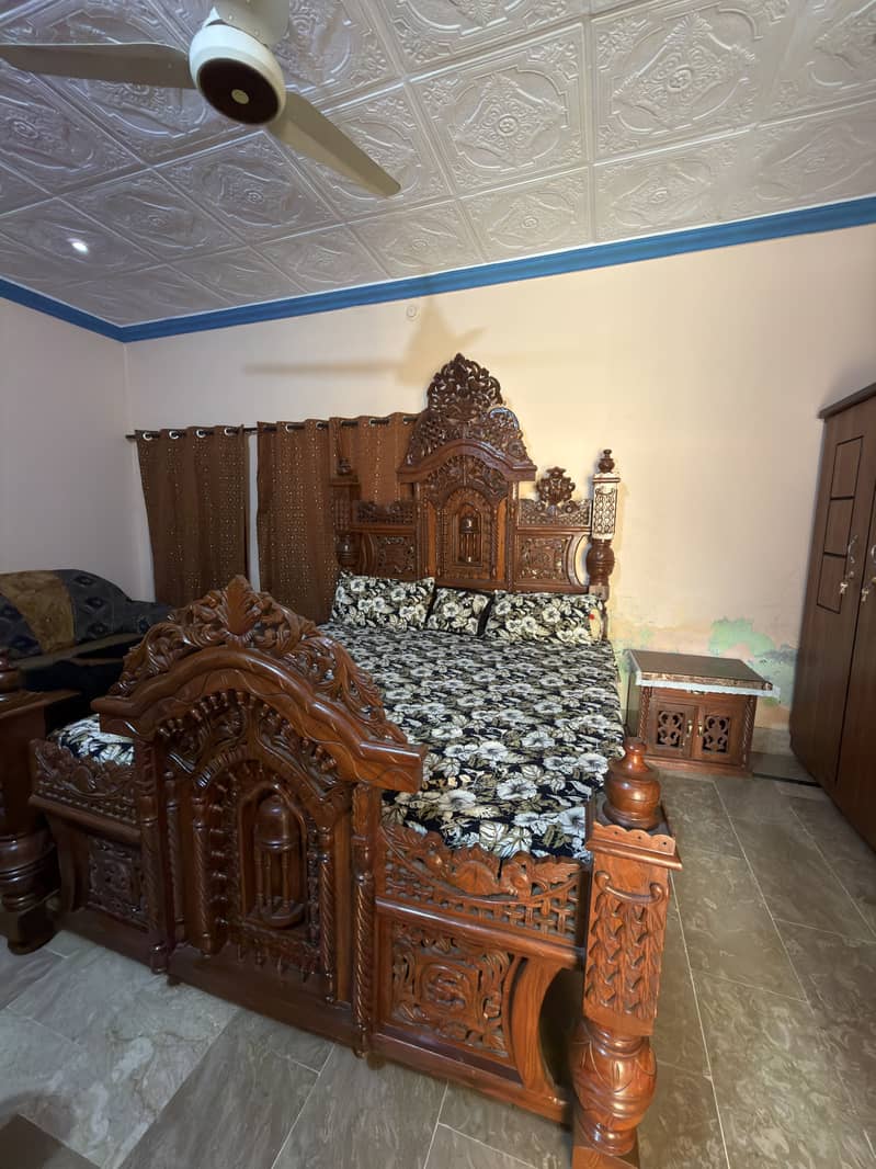 Bed with matress 0