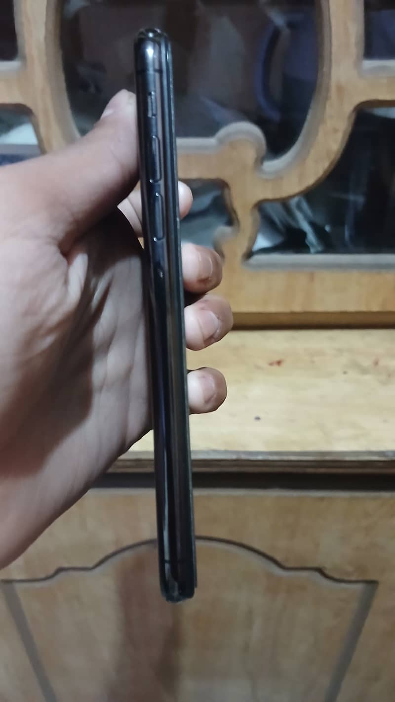 Apple iPhone XS 5