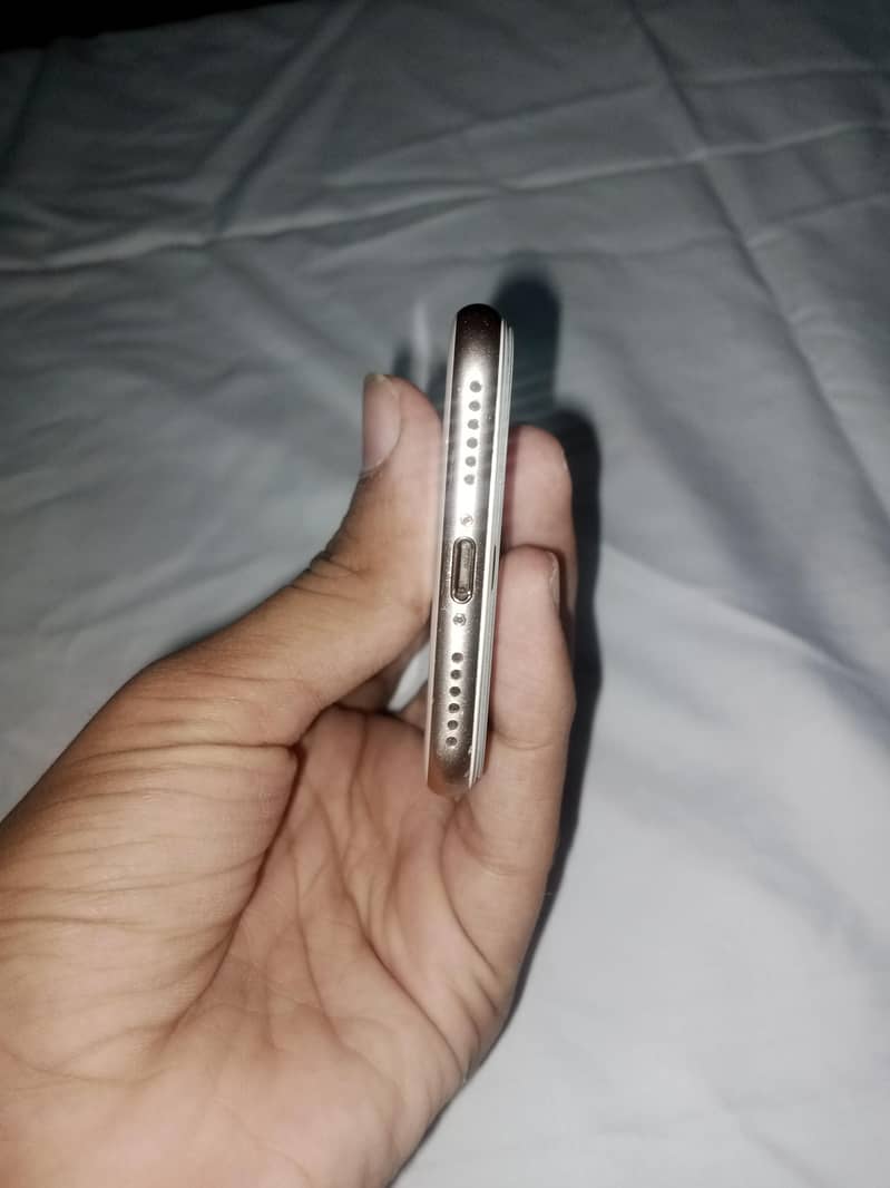 Apple iPhone 8 5
