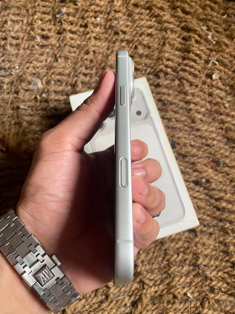 Apple iPhone 17 Pro Max 4