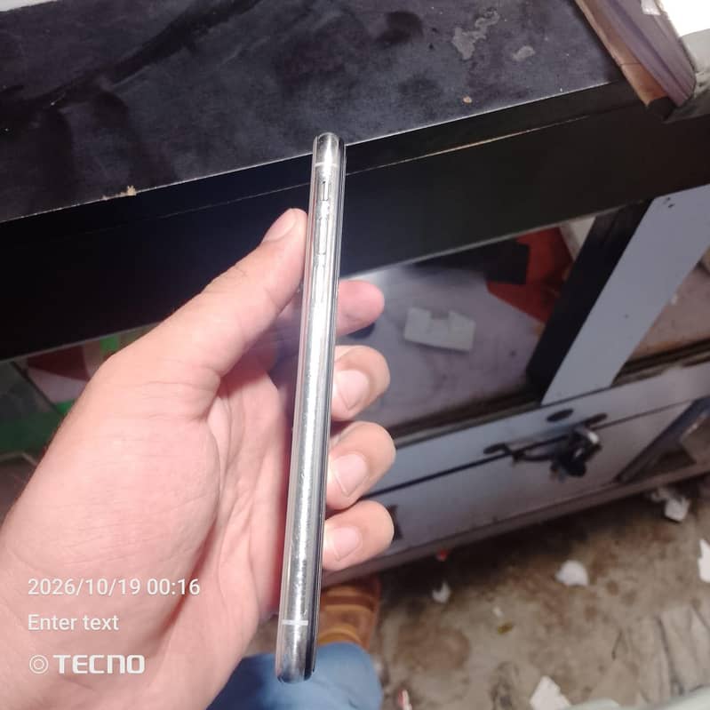 Apple iPhone X 3
