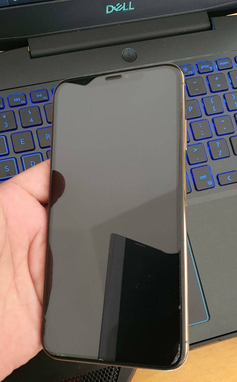 Apple iPhone XS Max 3