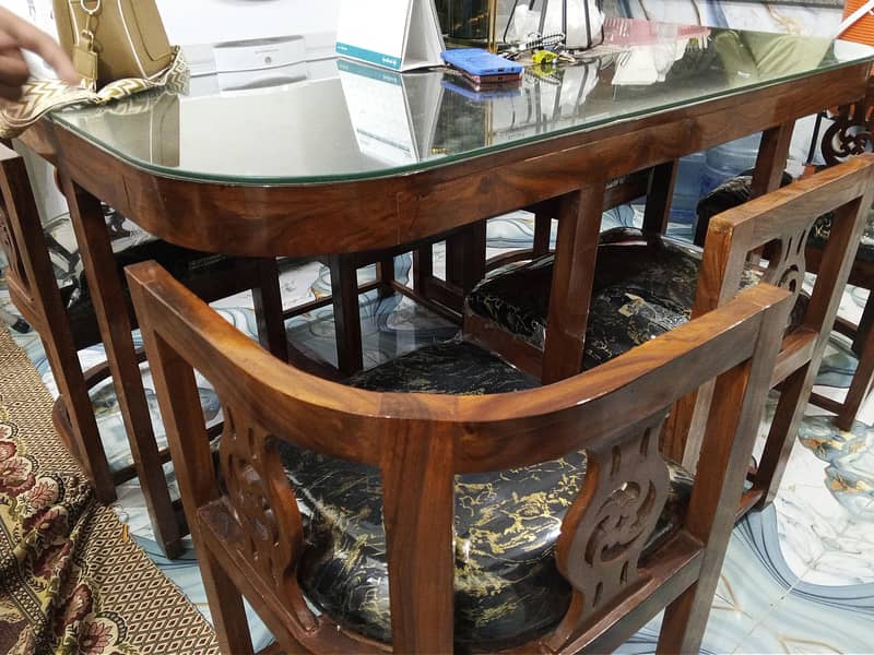6 sitting dining table full new condition 4