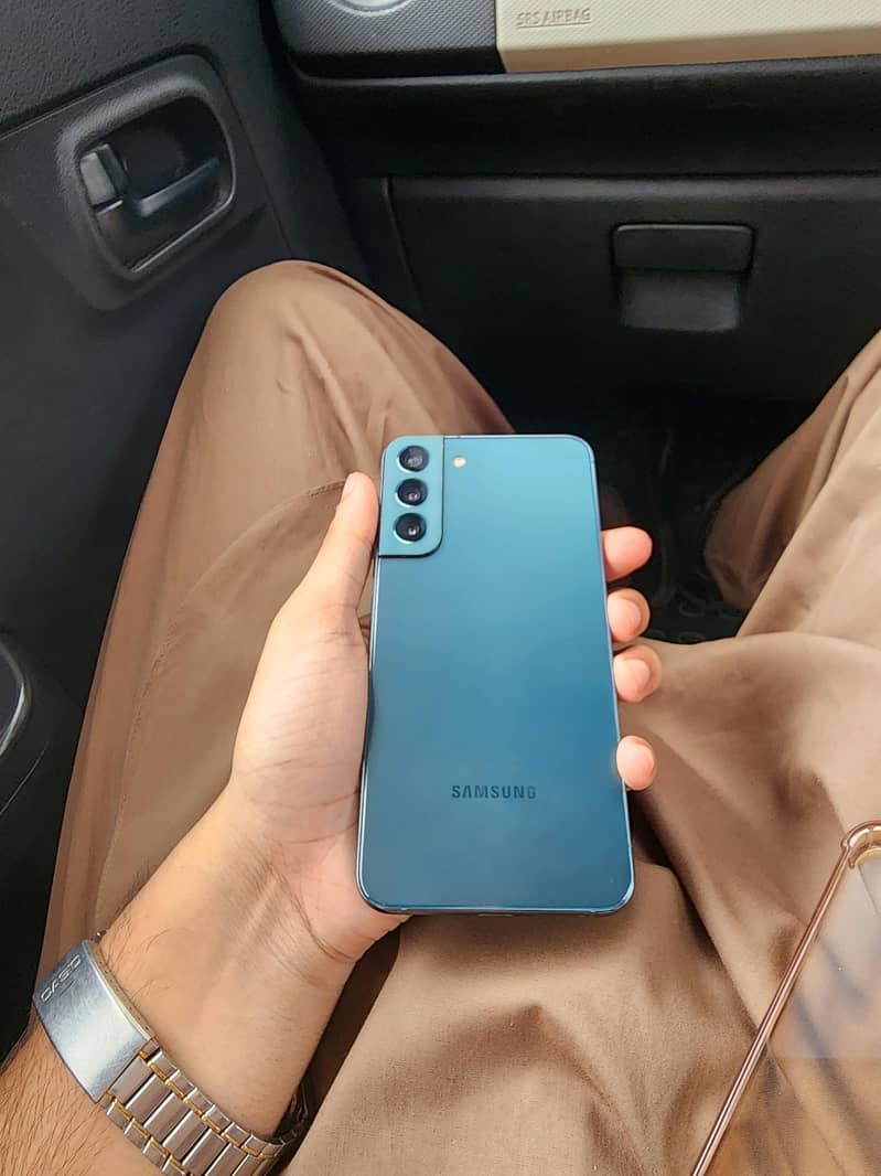 Samsung Mobile S22 Plus 1
