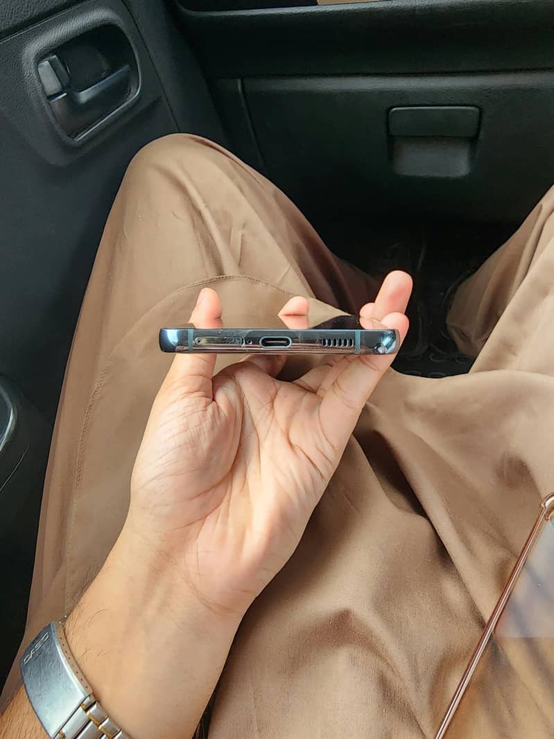 Samsung Mobile S22 Plus 4