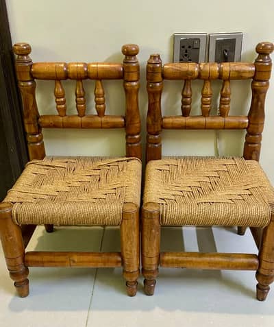 Set of 2 Traditional Wooden Chairs with Woven Seats