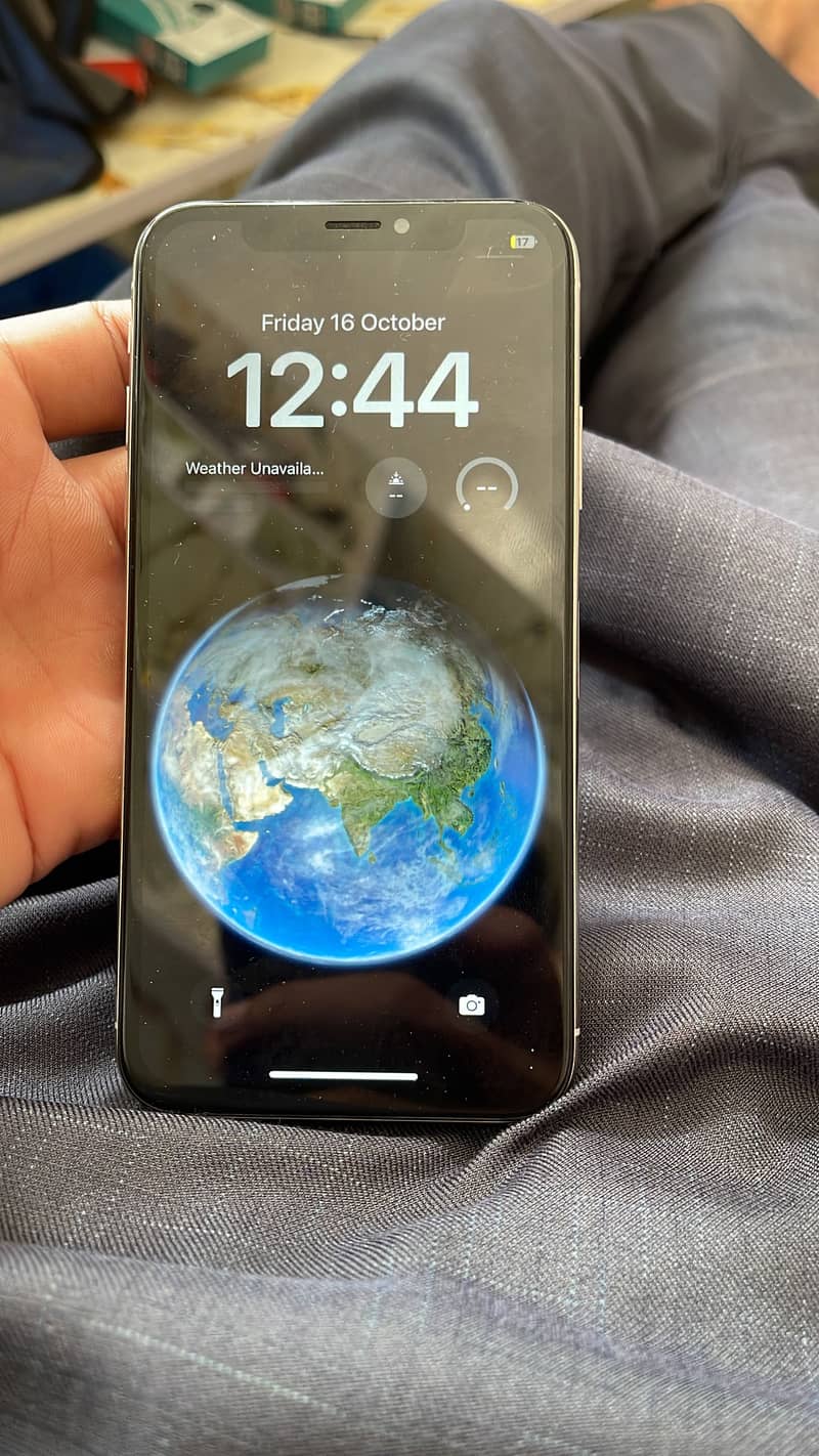 Apple iPhone XS Max 1