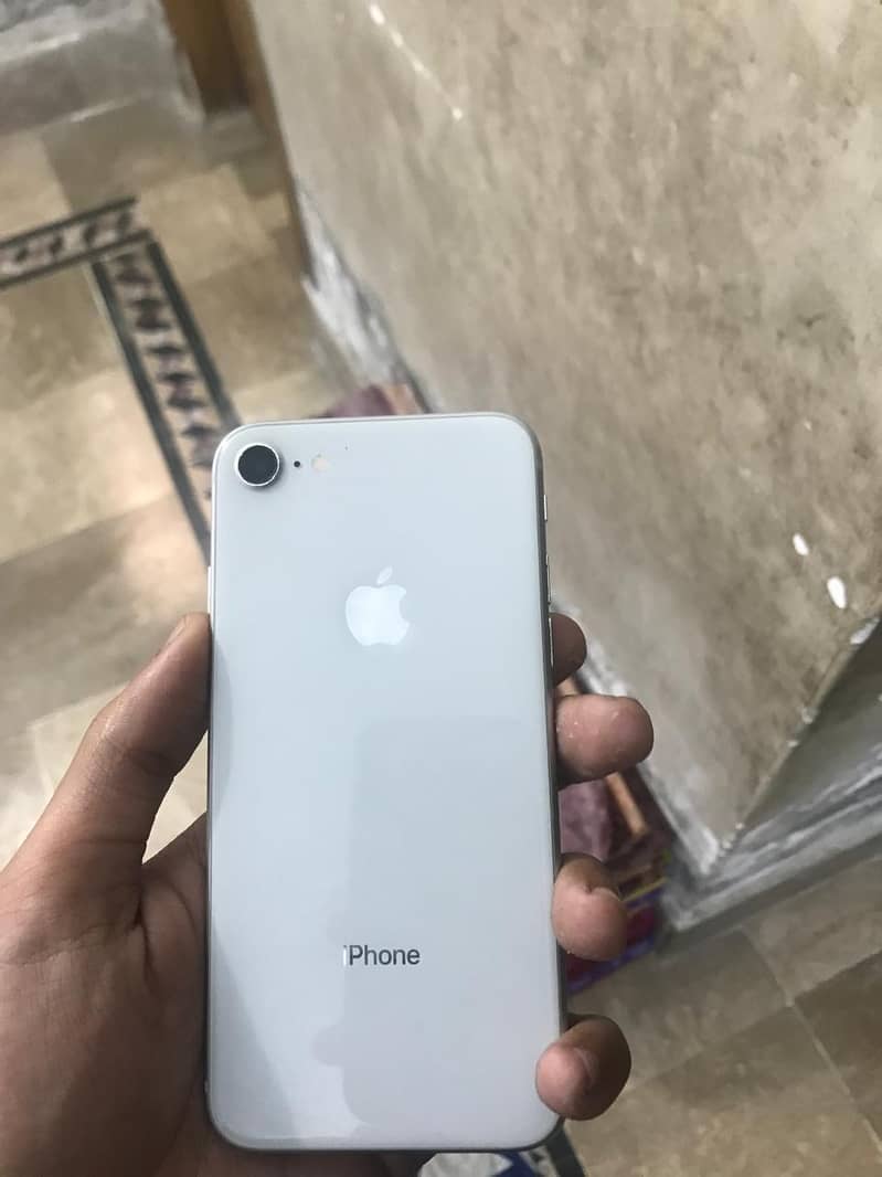 Apple iPhone 8 4