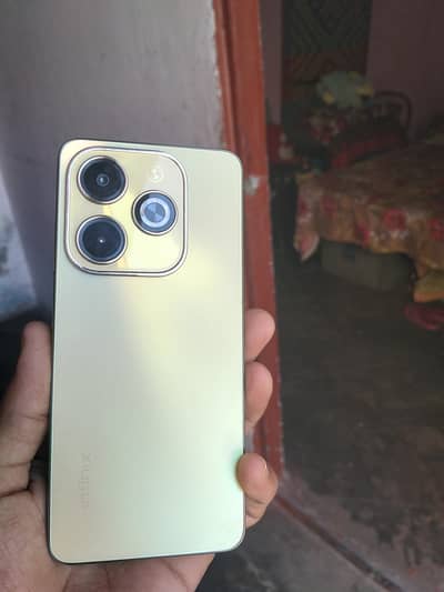 Infinix Hot 40i 16+128 18watt genuine charge box khrab ho gya tha