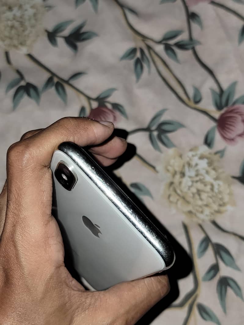 Apple iPhone X 6