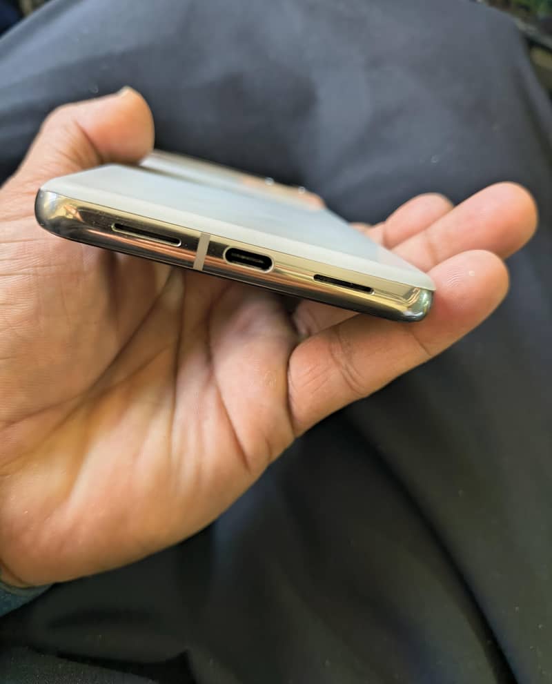 Google Pixel 8 Pro 2