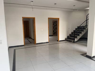 5 MARLA DOUBLE STORY HOUSE AVAILABLE FOR RENT