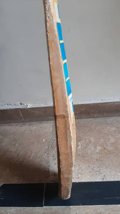 Hard ball bat for sell only contact on WhatsApp only serious buyer