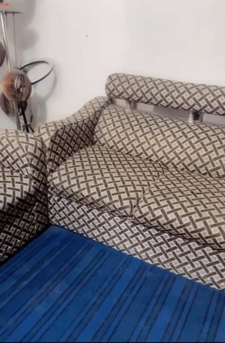 5 seater sofa set. 1