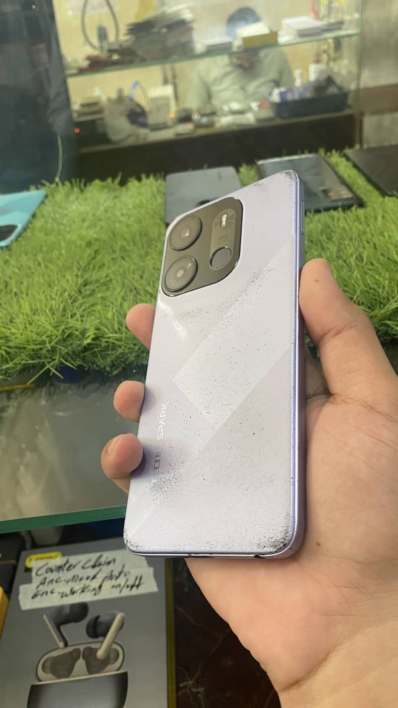 Tecno Spark Go 2