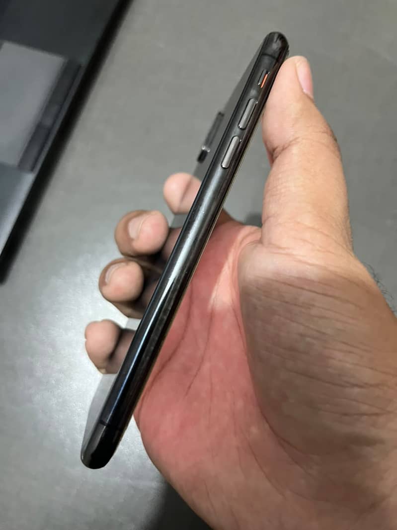 Apple iPhone 13 4
