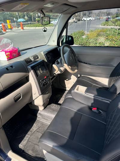Toyota Pixis Space 2013