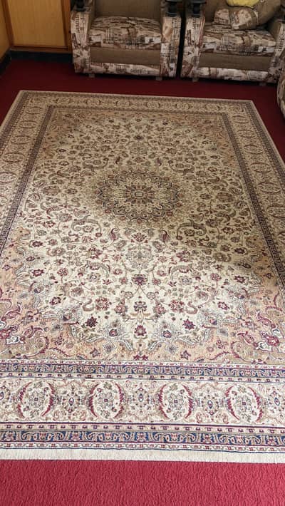Cream color qaleen