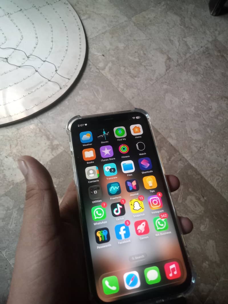Apple iPhone 12 1