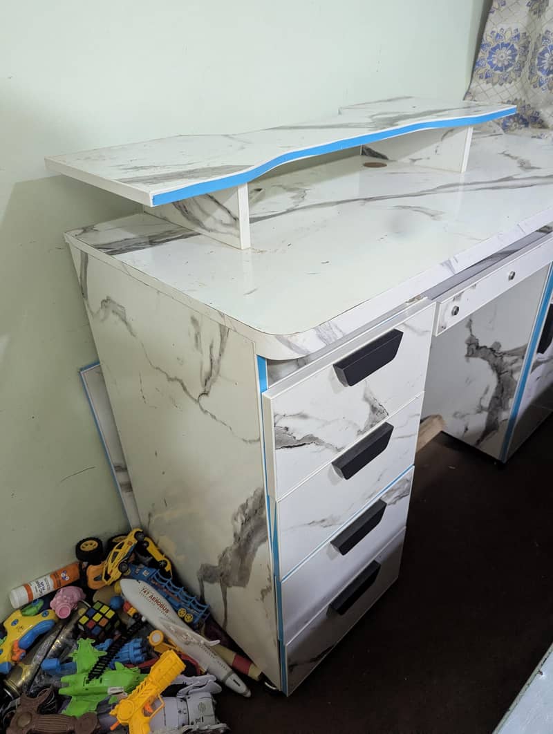 Gaming Computer Table 4