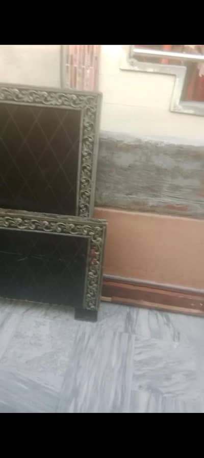 2 singal bed &wooden